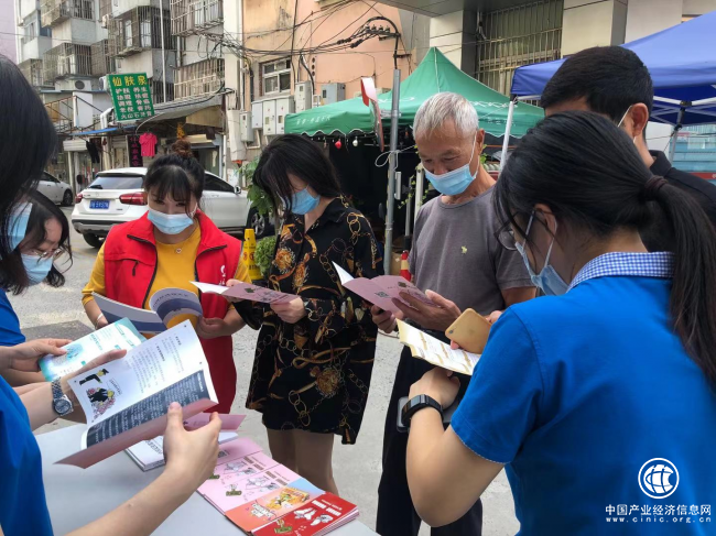 華夏保險(xiǎn)揚(yáng)州中支開展金融知識(shí)普及月系列活動(dòng)