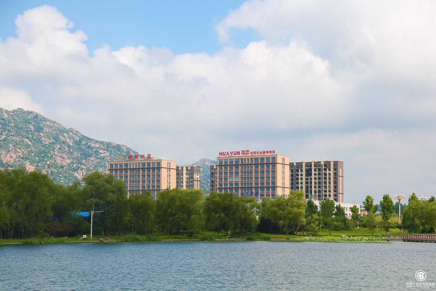 踐行社會責任 | 胸懷中國制造藍圖 盡顯華云責任擔當