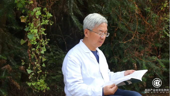 惠農(nóng)網(wǎng)資深養(yǎng)殖專家張明軍：為了當(dāng)好獸醫(yī)，我打了36年持久戰(zhàn)