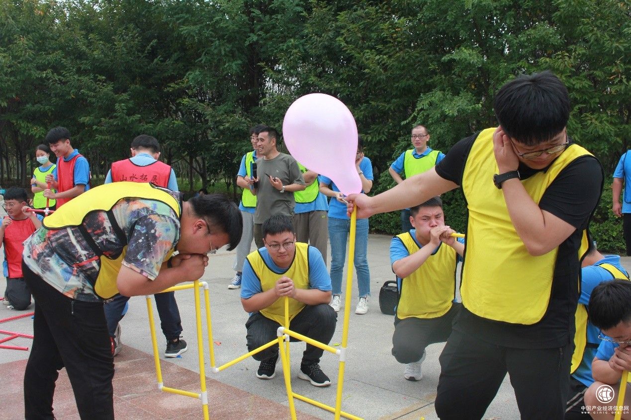 孚日股份組織新入職大學(xué)生展開團(tuán)建活動(dòng)