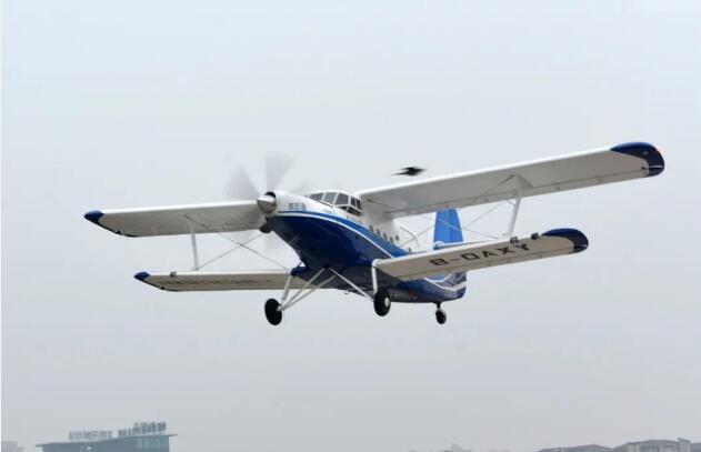 換裝渦槳發(fā)動機的運5B飛機首飛成功