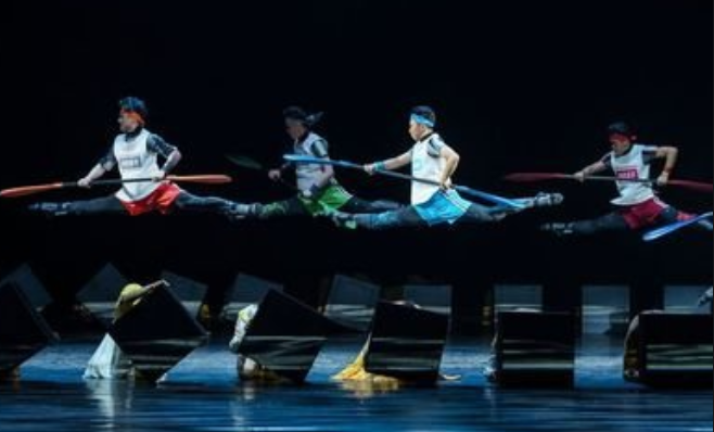 非遺傳承人為舞劇《龍·舟》打造龍頭、龍尾