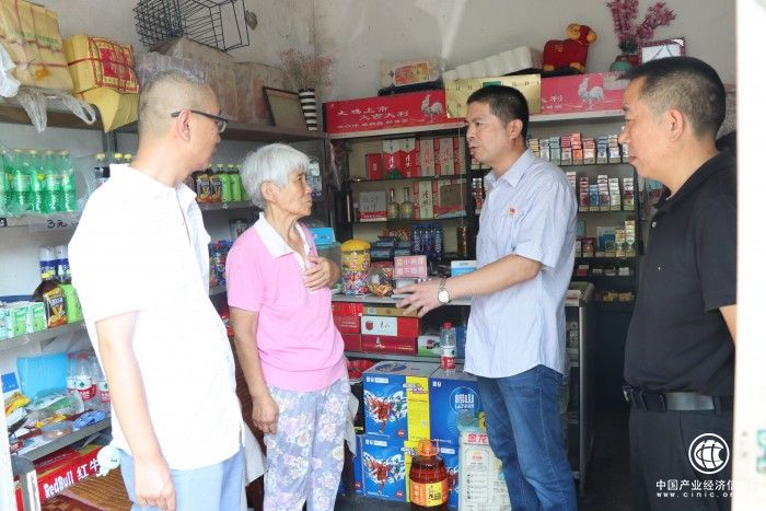 愛心 用心 7年如一日的幫扶路