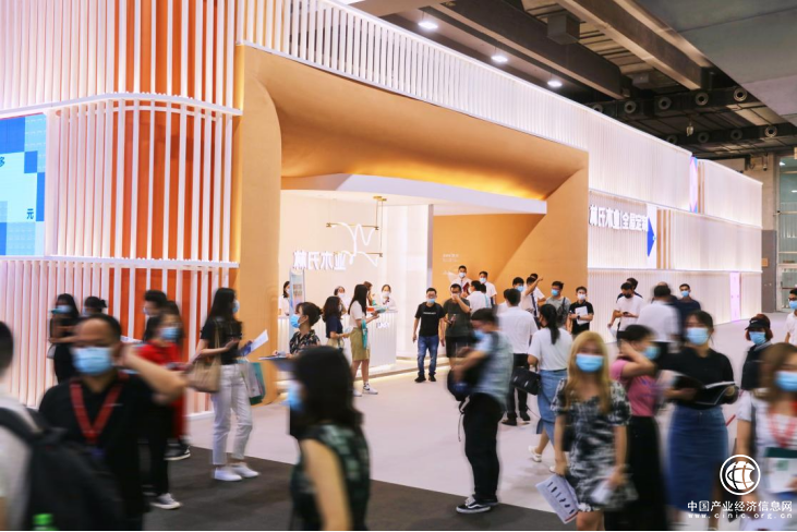  林氏木業(yè)不斷強(qiáng)化數(shù)字化信息化供應(yīng)鏈體系，挖掘海內(nèi)外無(wú)限發(fā)展?jié)摿?></a></div><!-- img end -->	<div   id=