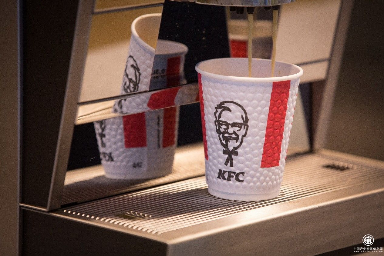 餐飲巨頭的“碳中和”之路，從一個(gè)小紙杯開(kāi)始