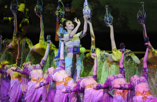 《舞千年》火爆出“圈”，中國(guó)舞讓Z世代一秒“入坑”