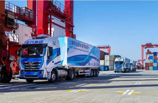 上海洋山港：“5G+L4”自動駕駛智能重卡集裝箱轉(zhuǎn)運業(yè)務(wù)實現(xiàn)階段性新突破