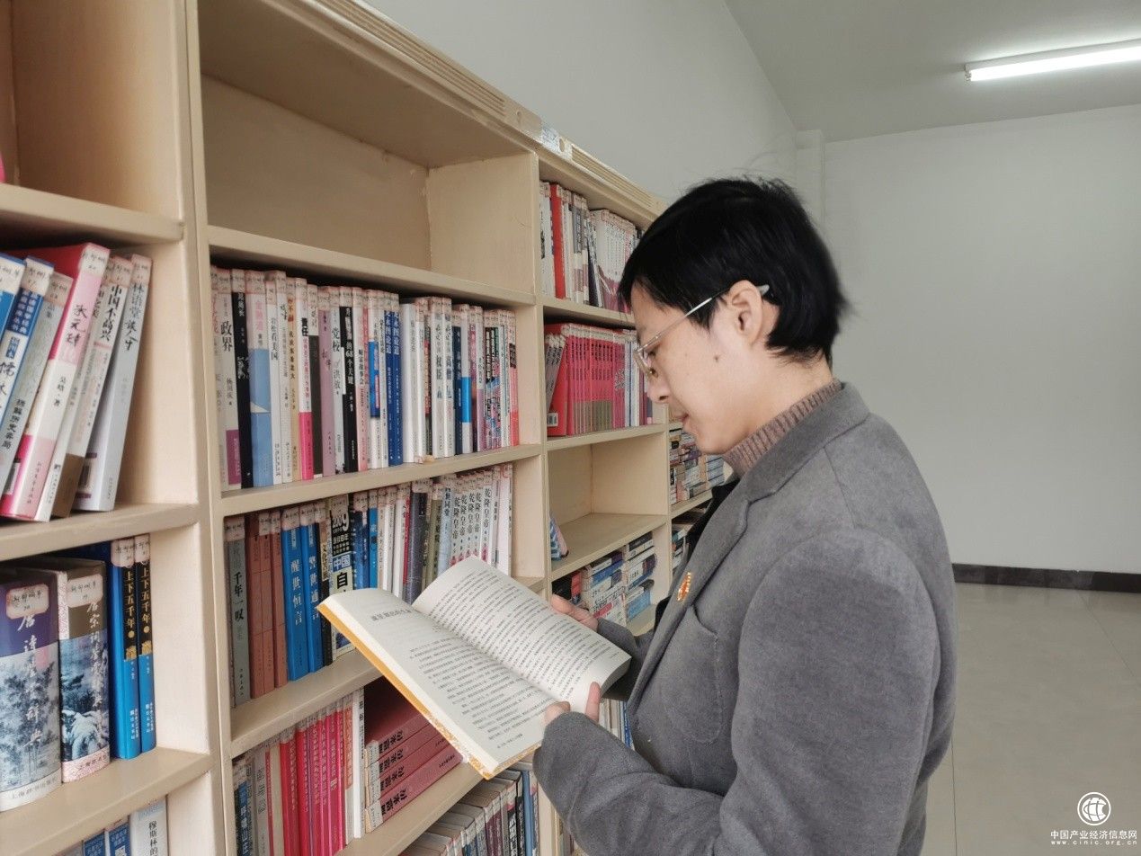  邵陽新邵煙草：用實干擔(dān)當(dāng)踐行初心使命 ——記全市優(yōu)秀黨務(wù)工作者朱毅恒