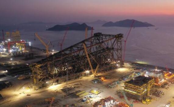 我國(guó)自主設(shè)計(jì)建造的亞洲第一深水導(dǎo)管架“?；惶?hào)”建造完工