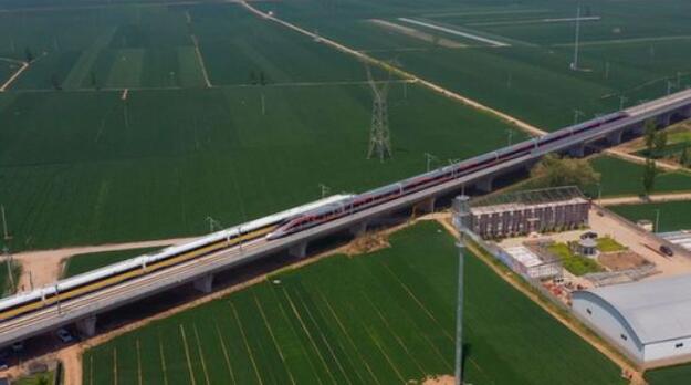 時(shí)速435公里！新型復(fù)興號(hào)高速綜合檢測(cè)列車(chē)創(chuàng)世界紀(jì)錄