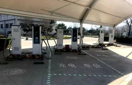 交通運(yùn)輸部：我國3102個(gè)高速公路服務(wù)區(qū)已建充換電設(shè)施