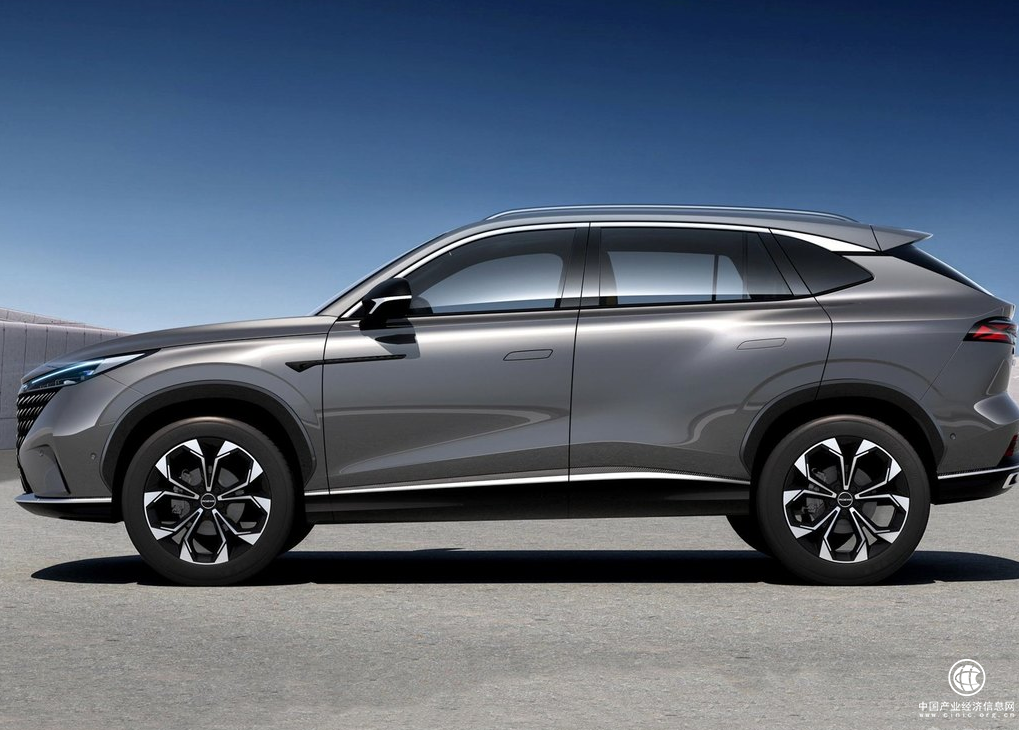  第三代榮威RX5性能卓越，科技國潮盡顯不凡