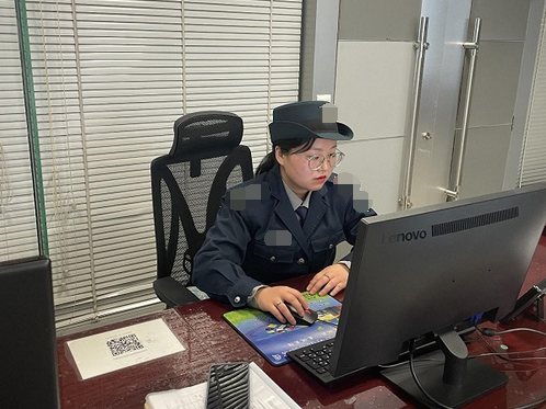  上陣“父女兵”，復(fù)烤助家興 