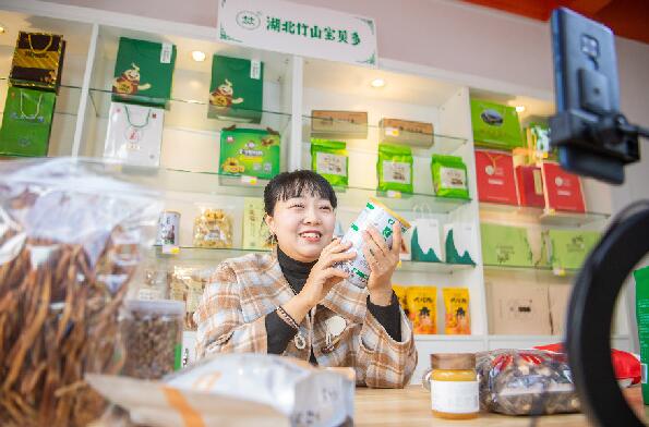 規(guī)范健康發(fā)展 平臺(tái)經(jīng)濟(jì)迎新機(jī)