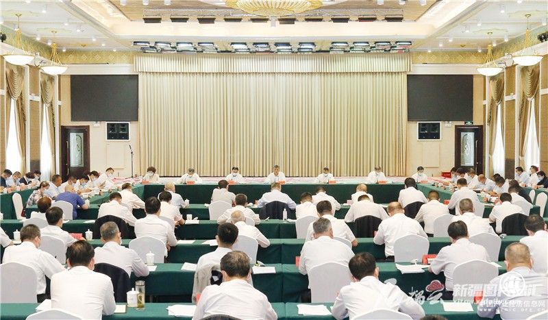  數(shù)智世界工業(yè)科技參加新疆自治區(qū)民營(yíng)企業(yè)座談會(huì)及投資項(xiàng)目簽約儀式 