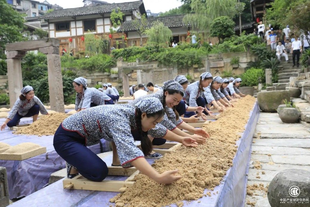  妙齡少女的赤足踩曲，永隆裕續(xù)寫醬香傳奇