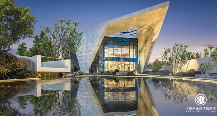 以實(shí)力兌現(xiàn)承諾 卓越堅(jiān)持不停工為業(yè)主帶來(lái)無(wú)限美好