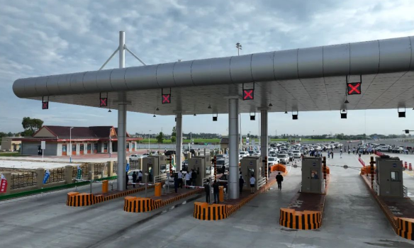 中交集團(tuán)投建的柬埔寨首條高速公路建成通車(chē)