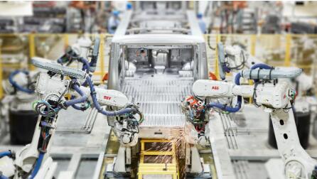 “機器人造機器人” ABB機器人超級工廠在滬正式開業(yè)