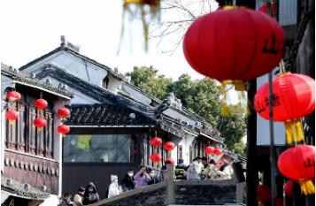 春節(jié)出行旅游暖意足，中國(guó)經(jīng)濟(jì)社會(huì)活力加速恢復(fù)