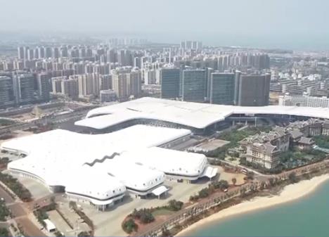 已吸引境內(nèi)外各類采購商團(tuán)組和特邀嘉賓近4萬人報名 第三屆消博會首批入境展品通關(guān)