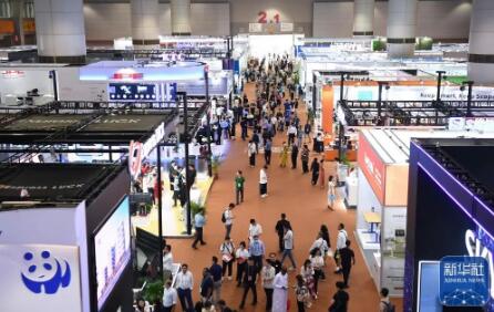 展覽面積、參展企業(yè)數(shù)量均創(chuàng)歷史新高——廣交會(huì)展現(xiàn)外貿(mào)新氣象