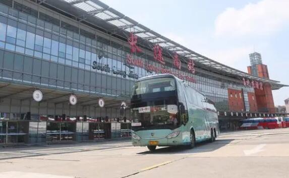 飛機高鐵網(wǎng)遍布 長途客運大巴何去何從？