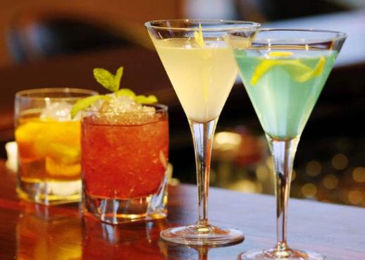 為“微醺”買(mǎi)單 年輕女性消費(fèi)者正帶來(lái)新“商機(jī)”