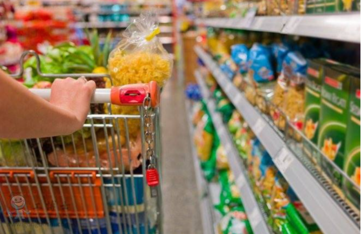 市場銷售明顯回升，服務(wù)性消費(fèi)穩(wěn)步改善——消費(fèi)呈現(xiàn)恢復(fù)向好態(tài)勢