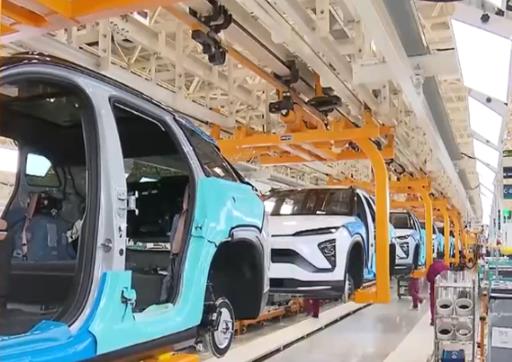 堅持綠色夢想 從跟跑到領跑 中國新能源車“駛”向全球