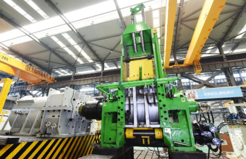 益陽橡機(jī)創(chuàng)新密煉機(jī)驅(qū)動(dòng)系統(tǒng)實(shí)現(xiàn)綠色節(jié)能