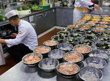 飯店使用預(yù)制菜是否應(yīng)說一聲？