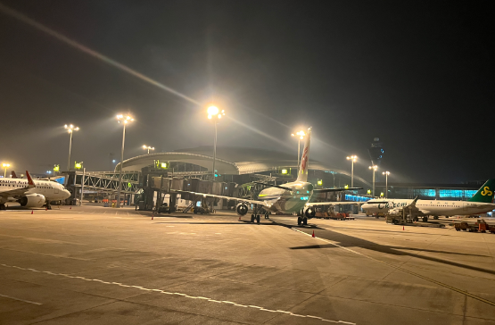 智能減排！國內(nèi)首個高桿燈航班聯(lián)動調(diào)光系統(tǒng)在廣州白云機場正式投入運行