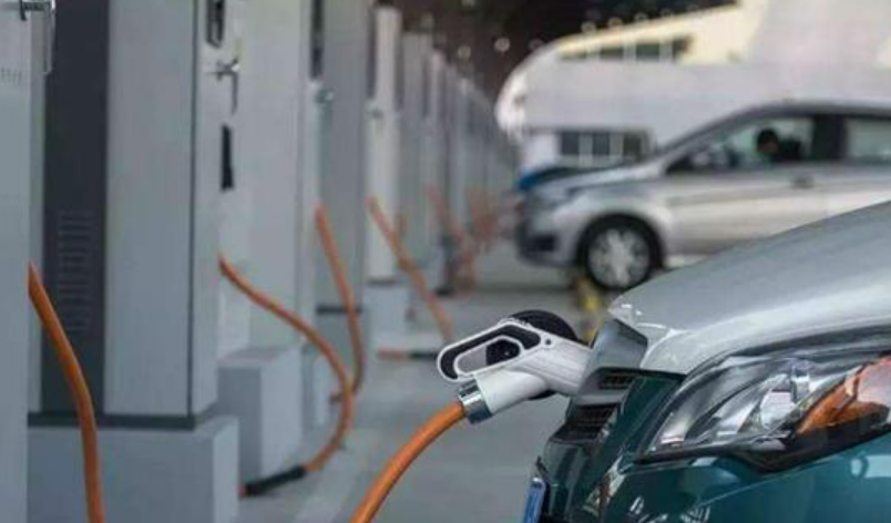 業(yè)內(nèi)人士共議充電基礎(chǔ)設(shè)施體系如何建設(shè)好、發(fā)展好