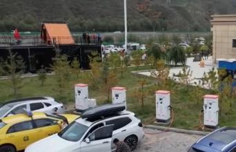 充電方便、措施靈活、優(yōu)化體驗……新能源汽車旅行路上有保障