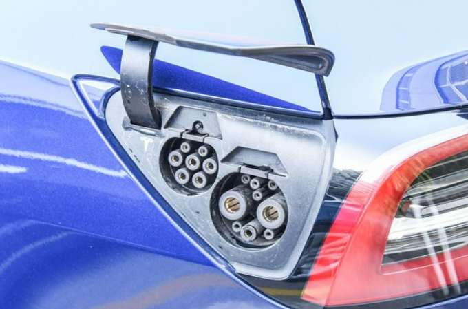 電動(dòng)汽車傳導(dǎo)充電用連接裝置系列國家標(biāo)準(zhǔn)正式發(fā)布