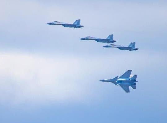 我國已探索形成艦載機飛行學(xué)員招收選拔特色模式