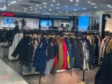 沖鋒衣熱銷背后 消費(fèi)者“跟風(fēng)”買單？