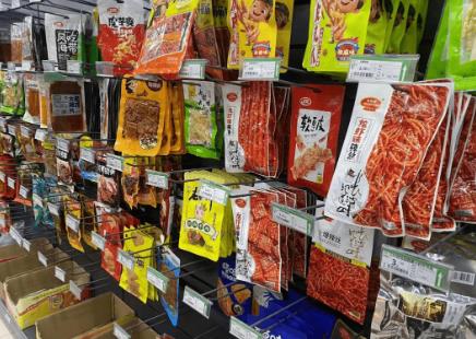 加堅果、加果蔬、加方便面  辣條產(chǎn)品升級玩出新花樣