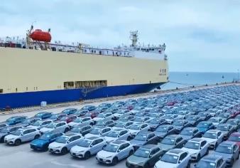 國產(chǎn)新能源車“出?！薄凹肌毙刑煜?再亮“黑科技”