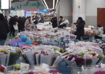 年貨市場(chǎng)物豐價(jià)穩(wěn) 供銷(xiāo)兩旺