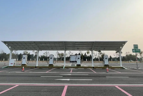 今年全國計劃新增公路服務(wù)區(qū)充電樁3000個