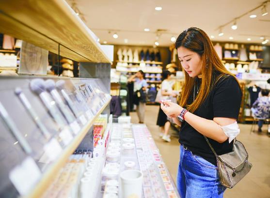 國際美妝品牌漲價，消費(fèi)者會買單嗎？