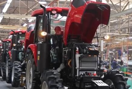 智能農(nóng)機(jī)家族“擴(kuò)編擴(kuò)員” 農(nóng)機(jī)生產(chǎn)車(chē)間“新成員”不斷涌現(xiàn)