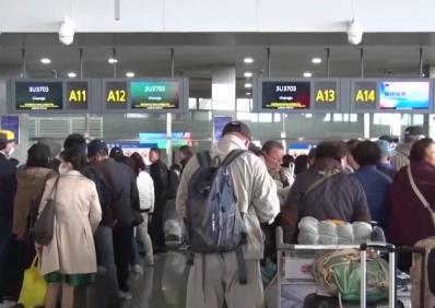 “流量來了”！跨國“串門”說走就走 旅游經(jīng)濟釋放新活力