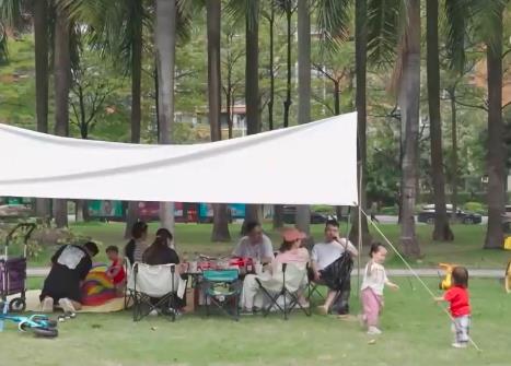 戶外露營(yíng)、騎行運(yùn)動(dòng)掀起消費(fèi)熱 新消費(fèi)業(yè)態(tài)助推春日經(jīng)濟(jì)新活力