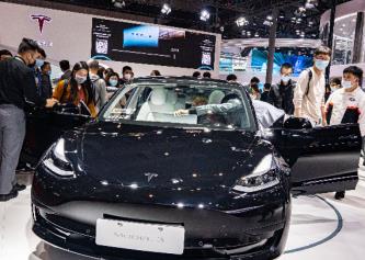 特斯拉跟進(jìn)降價(jià) 新能源車(chē)價(jià)格戰(zhàn)白熱化