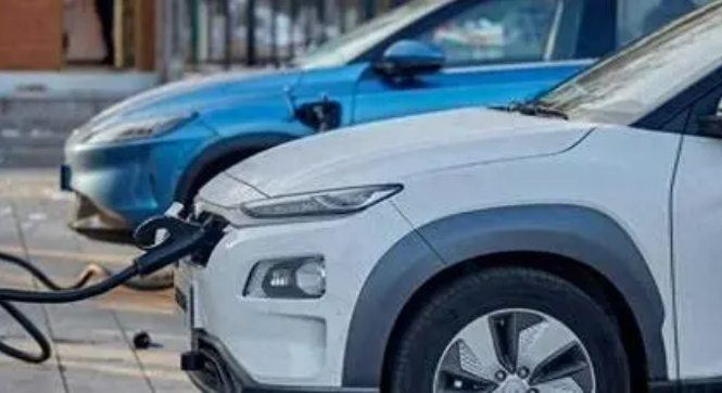 燃油車與新能源汽車的競爭將走向何方？