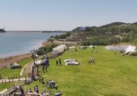 旅游市場(chǎng)熱度不減、“花式”產(chǎn)業(yè)助增收 活力無(wú)限的中國(guó)涌動(dòng)“暖流”