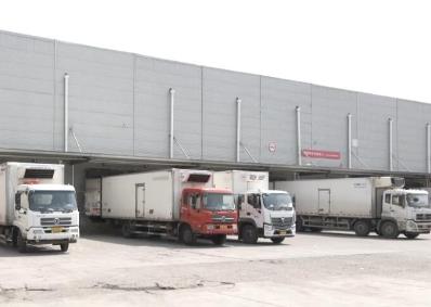 冷鏈“保駕”農(nóng)產(chǎn)品儲(chǔ)存銷售 讓“鮮起來(lái)”的農(nóng)產(chǎn)品運(yùn)得出、賣得好